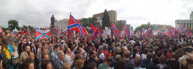 Pro-separatist demonstrators in Moscow on 11 June 2014. Photo by Anton Tushin via ridus.ru